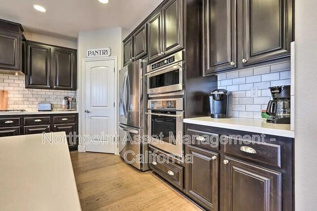 Building Photo - 4120 Ice House Way