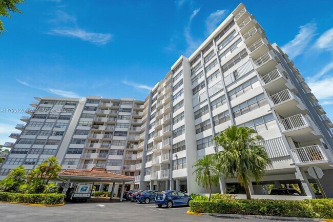 Foto del edificio - 1300 NE Miami Gardens Dr