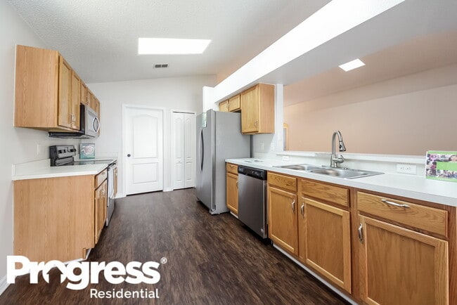 Building Photo - 92 Pine Forest Pl