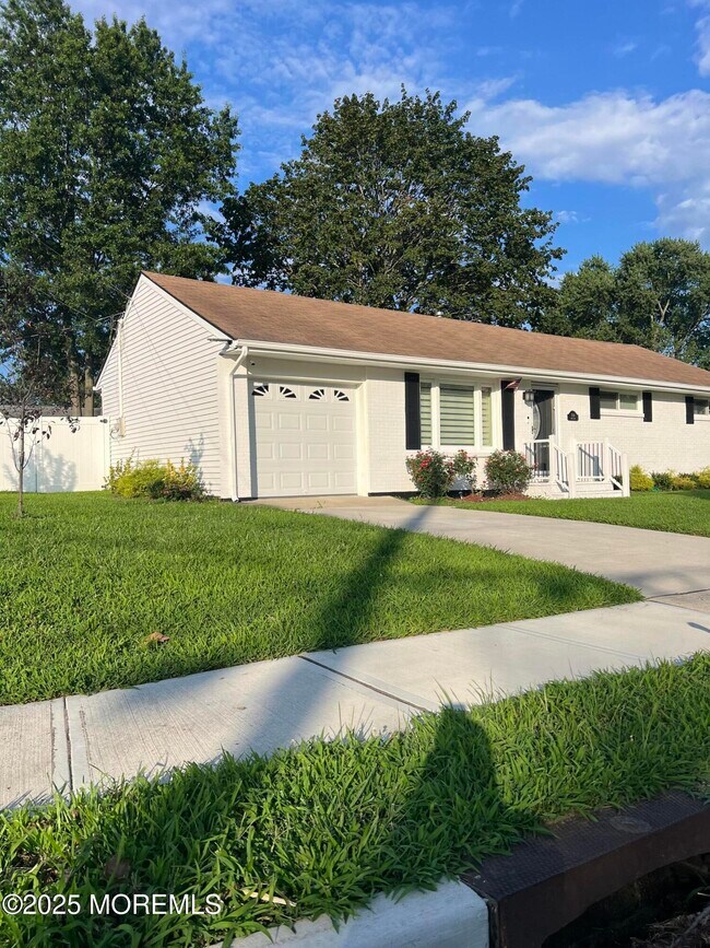 Building Photo - 709 Coral Way