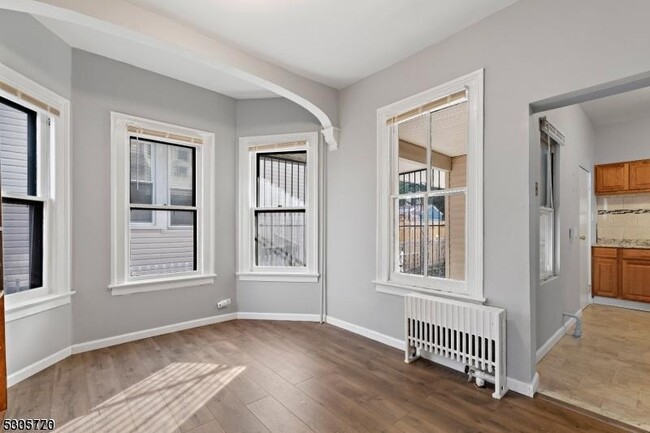 Building Photo - 321 Paulison Ave