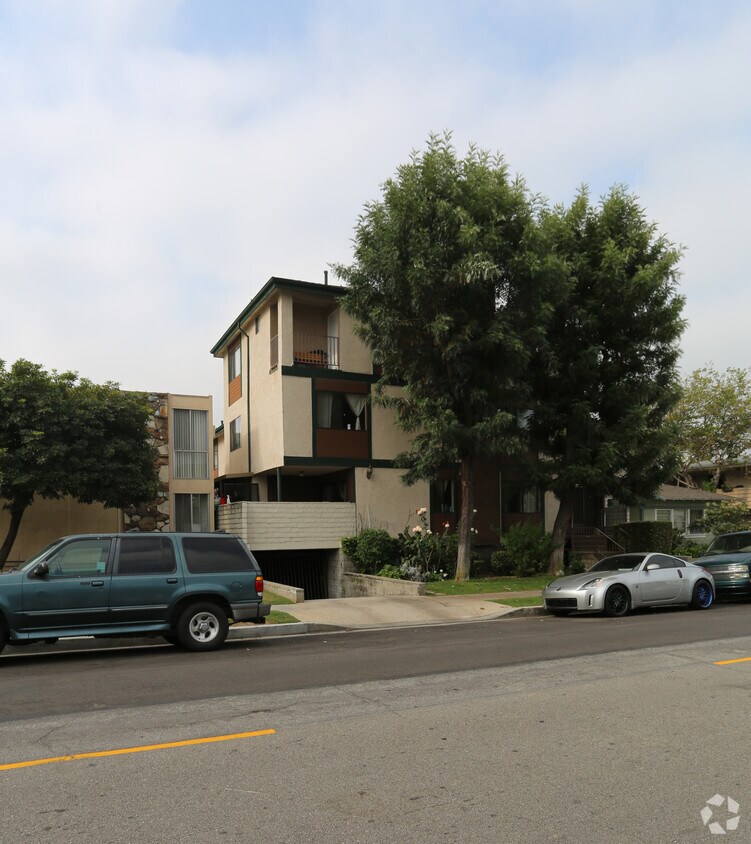 Building Photo - 346 W Doran St