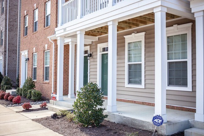 Foto del edificio - Townhouse Rental in Hampton (3 bed/2.5bath...