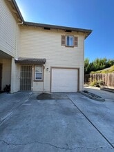 Building Photo - 1041 Plum Ct