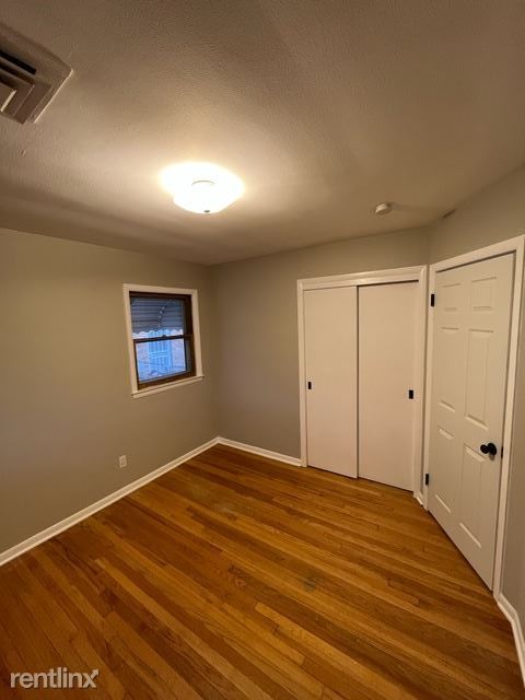 Building Photo - 3 br, 1 bath House - 22925 Doremus St