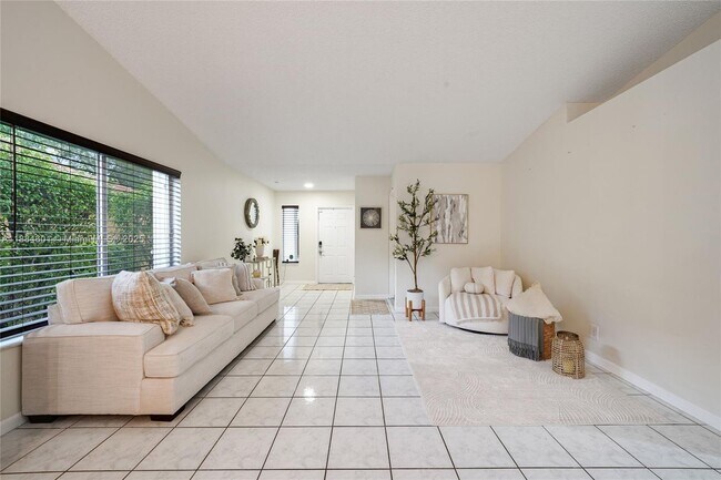 Foto del edificio - 4216 Mahogany Ridge Dr