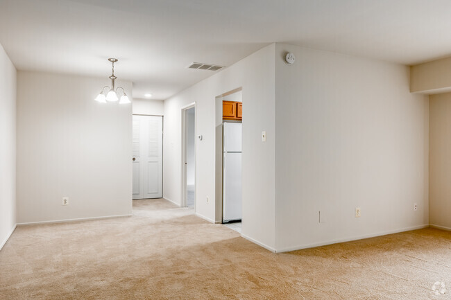 1HAB, 1 BA - 625 ft² - Providence Hall Apartments