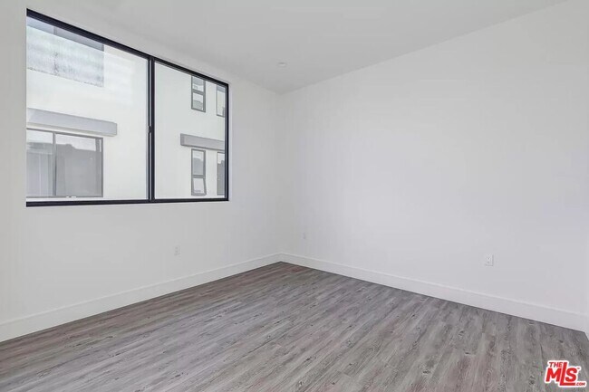 Foto del edificio - 1035 Wilcox Ave