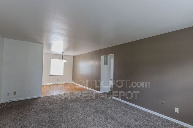 Foto del edificio - 2841 Ravenswood Dr