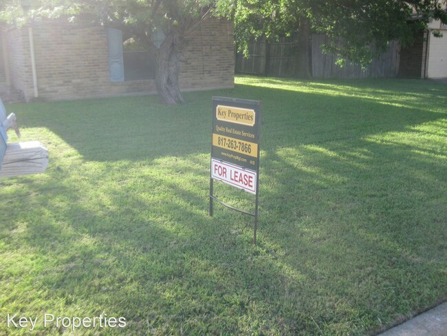 Building Photo - 2 br, 1.5 bath House - 1003 Poplar Street