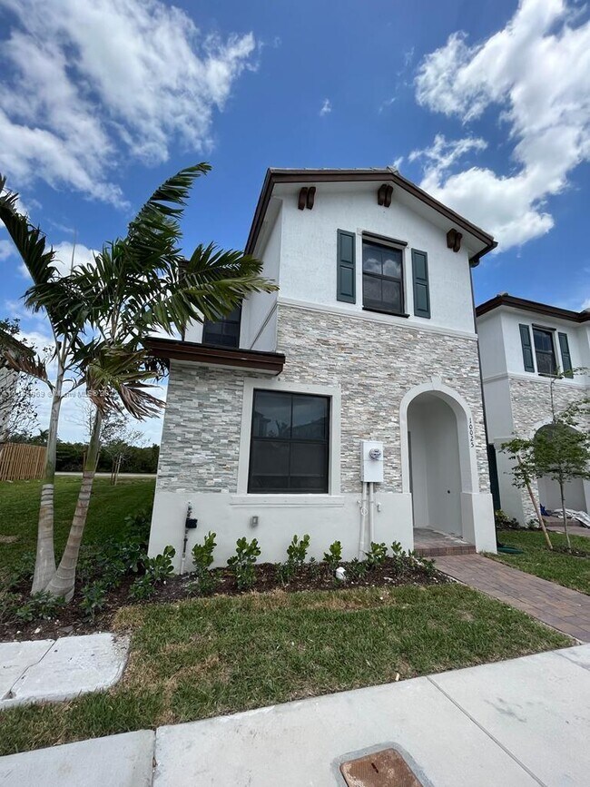 Building Photo - 10025 SW 228th Terrace
