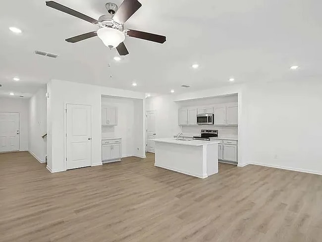 Building Photo - 5365 Frontier Ct
