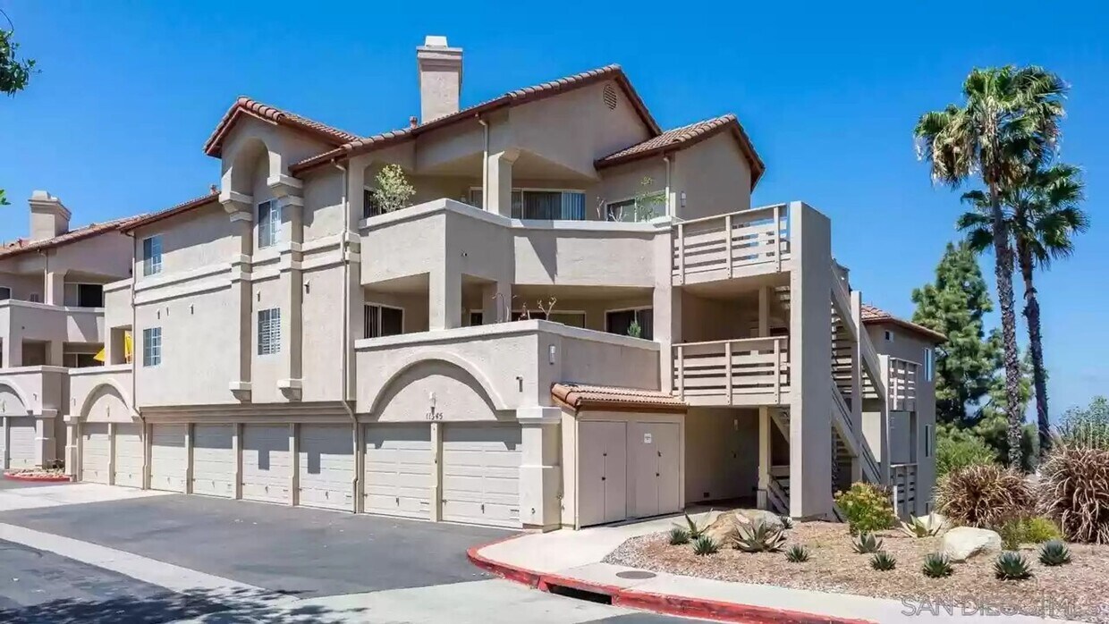 Primary Photo - 3 Bed, 2 Bath Condo available in Scripps R...