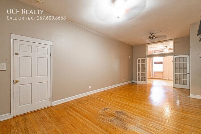 Building Photo - Beautiful One Bedroom / One Bathroom Condo...