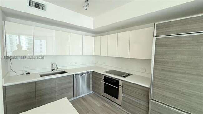 Photo - 1100 S Miami Ave Apartment