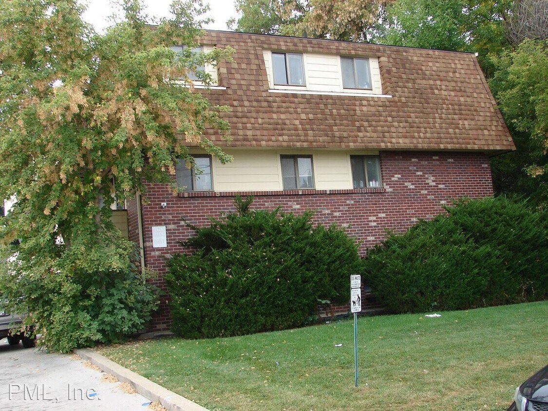 Primary Photo - 1701 Warren Ave