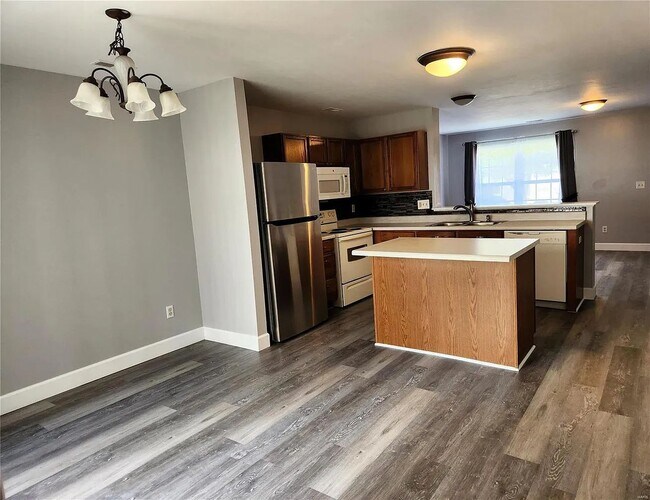 Foto del edificio - 419 Wild Oak Dr