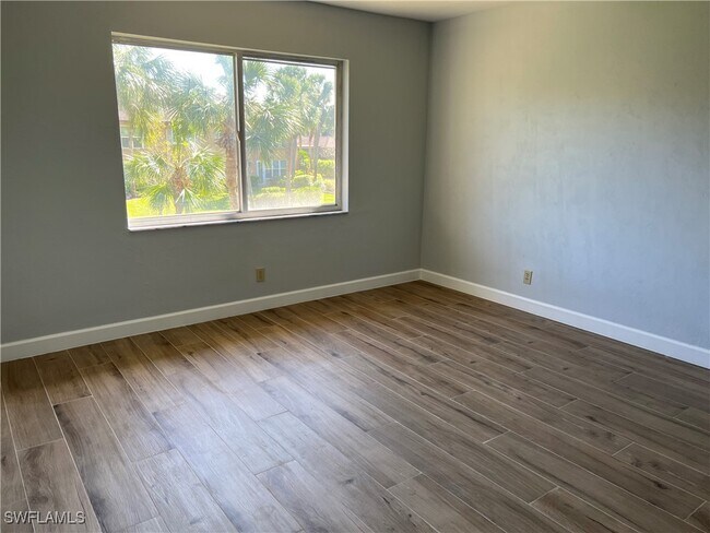 Foto del edificio - 4100 Looking Glass Ln