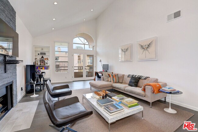 Foto del edificio - 10640 Wilkins Ave
