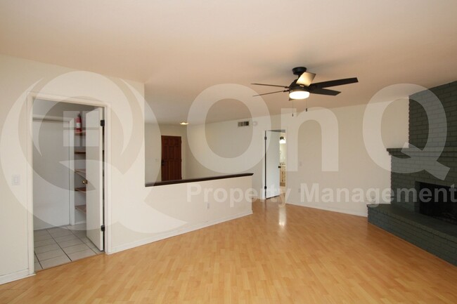Building Photo - 6127 S Country Club Way