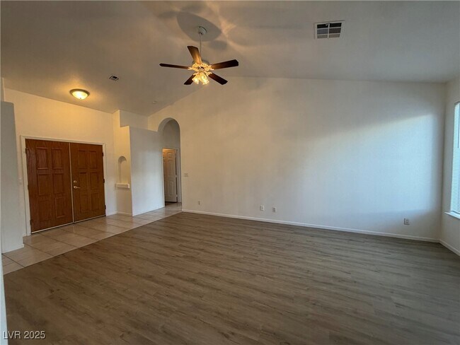 Foto del edificio - 4616 Imperial Beach Ave