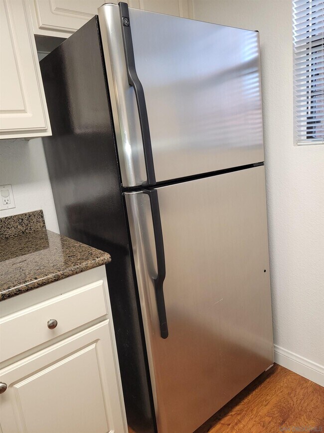 Building Photo - 12055 Alta Carmel Ct