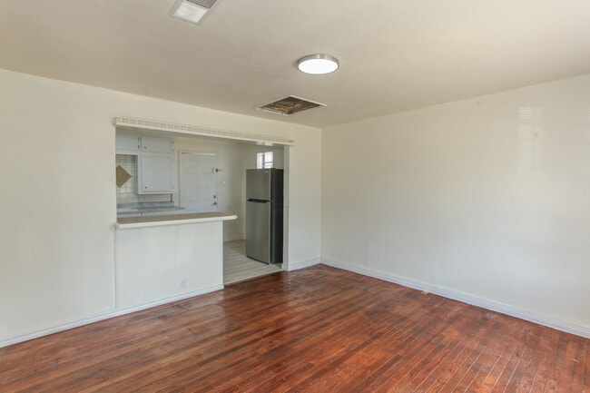 Foto del edificio - 1308 Mesquite St