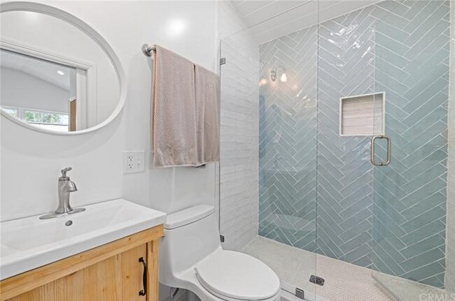 Foto del edificio - 489 Jasmine St