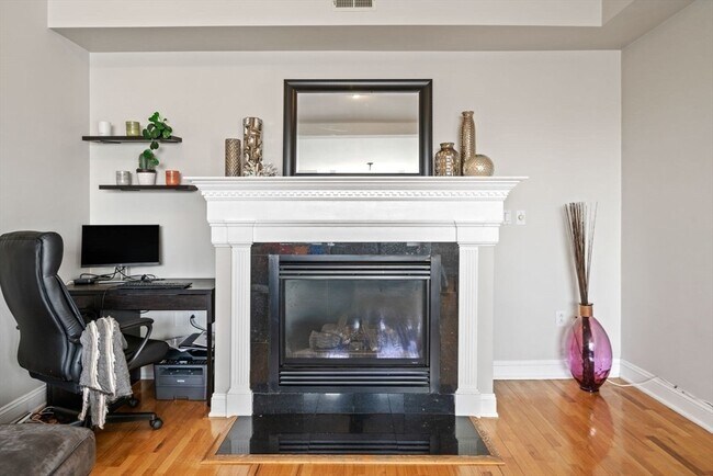 Building Photo - 6 Burnham Pl