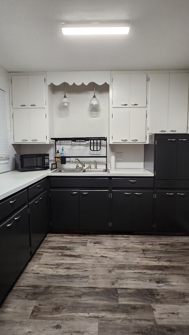 Foto del edificio - 802 -804 14th St W