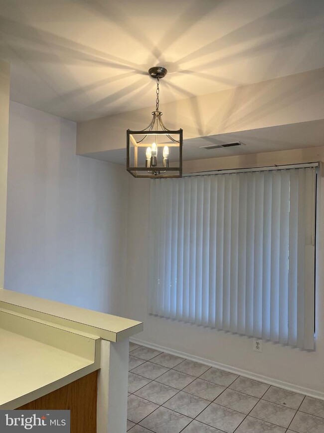 Building Photo - 6060 California Cir