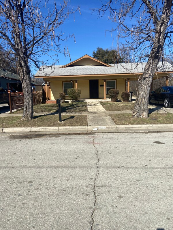 Foto del edificio - 1331 Elmwood Ave