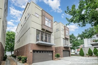 Building Photo - 925 Westbrook Dr
