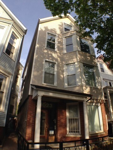 Primary Photo - 3023 N Seminary Ave