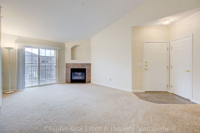 Building Photo - Evolve Real Estate: Charming 2 Bedroom 2 Bath Condominium Available May 8th Near Cherry Creek Sta...