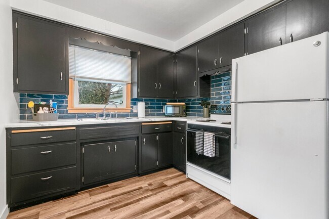 Foto del edificio - 1000 Hickory Hill Dr