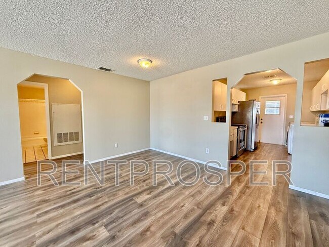 Foto del edificio - 350 Winter Ridge Blvd