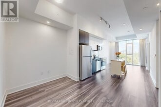 Building Photo - 859 The Queensway