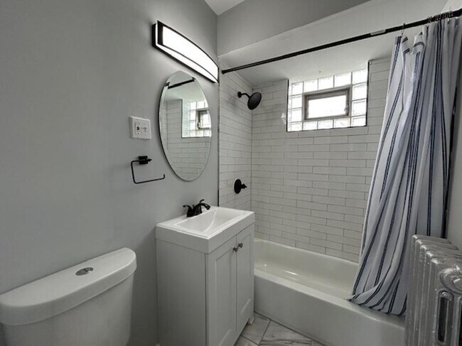 Foto del edificio - 2 bedroom in Chicago IL 60641