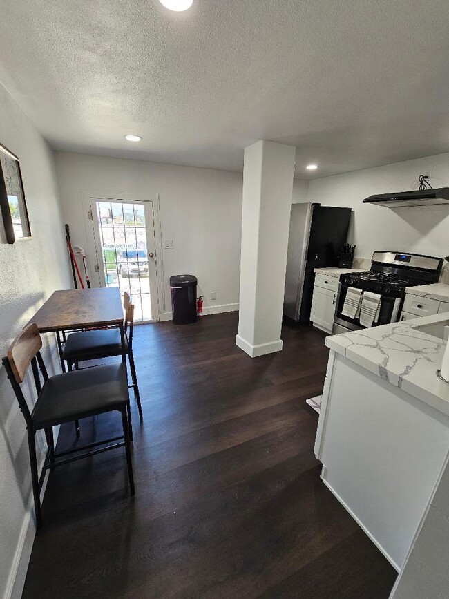 Building Photo - 3911 Woolwine Dr