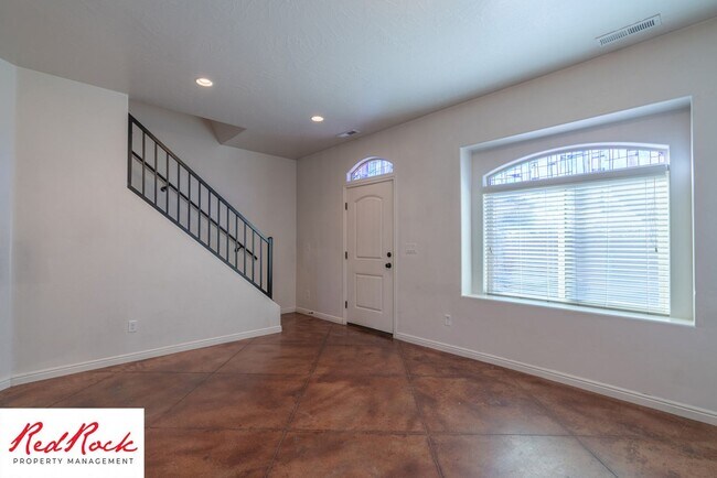 Foto del edificio - 3 Bedroom Townhome In Southgate Community
