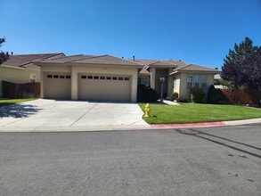 Building Photo - 419 La Costa Cir