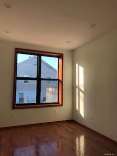Foto del edificio - 200-29 Linden Blvd