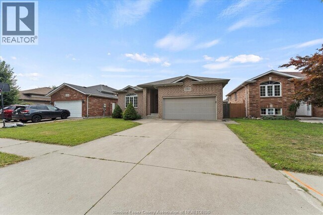 Photo du bâtiment - 2205 Randolph Ave