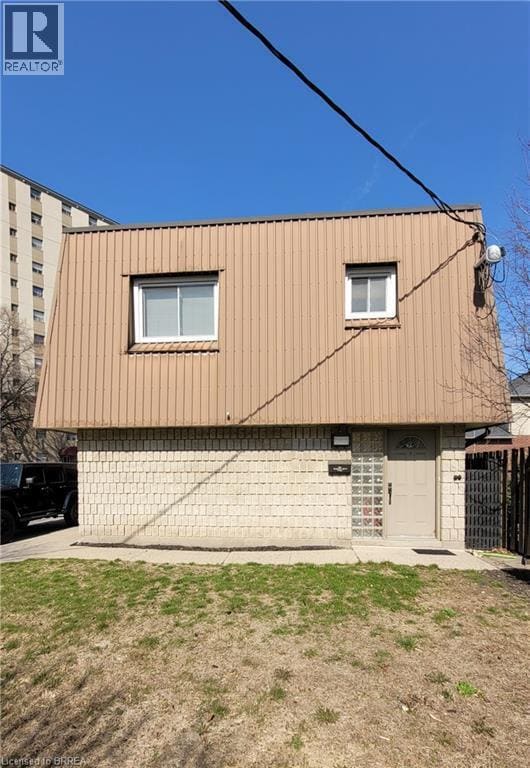 Building Photo - 325 Fairview Dr