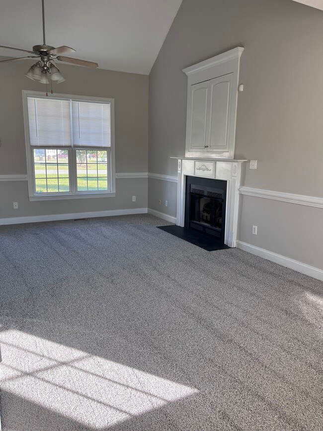 Building Photo - 204 Heron Dr