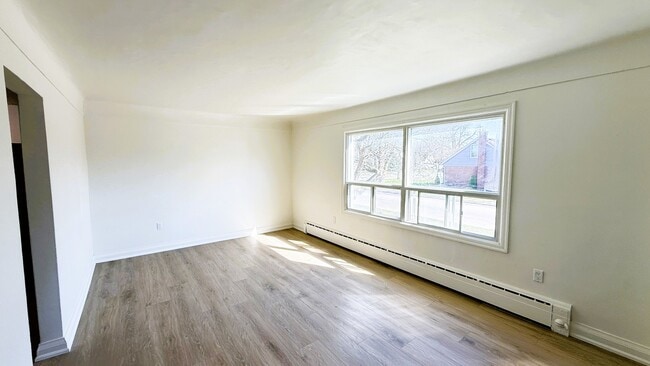 Building Photo - 6921 Barker St