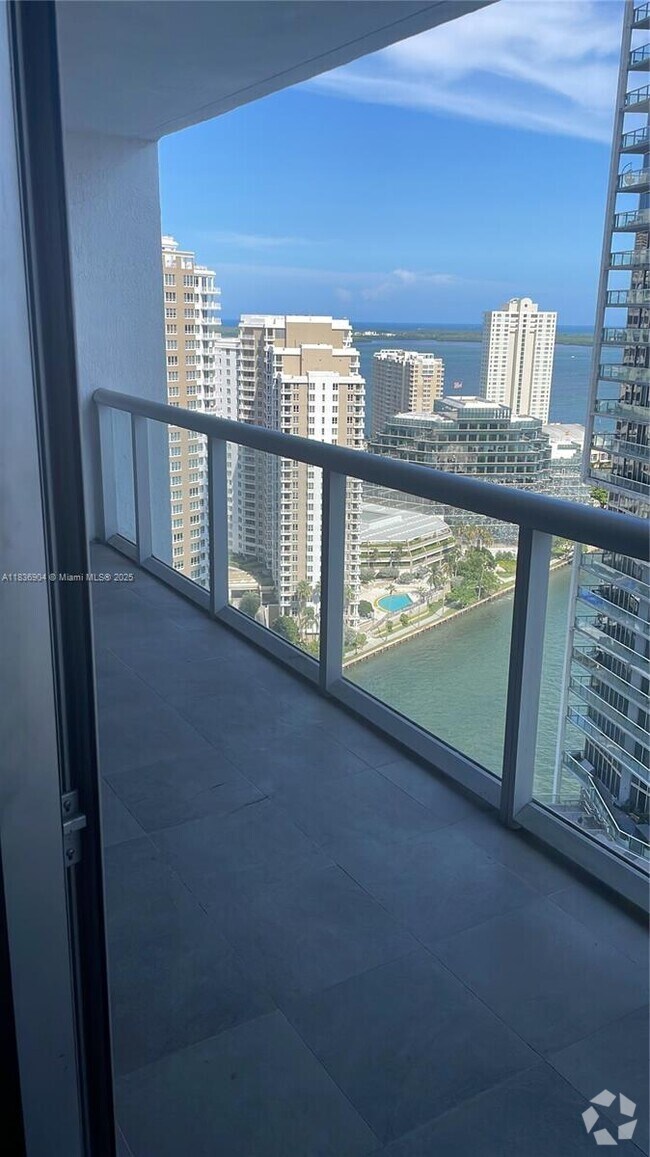 Building Photo - 475 Brickell Ave