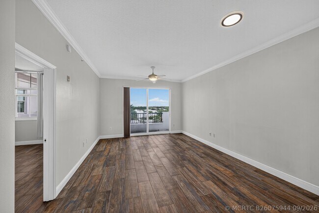Foto del edificio - 2401 NE 65th St