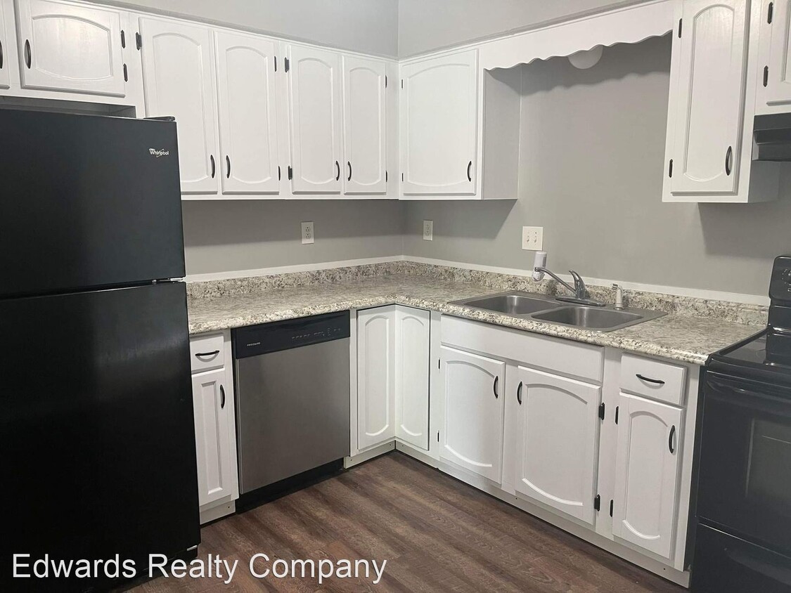 Primary Photo - 2 br, 2.5 bath House - 7752 Sawmill Road